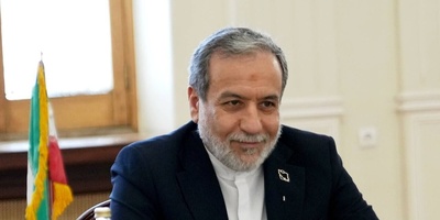 Araghchi Emphasizes Continued Dialogue and Cooperation with Neighboring Countries