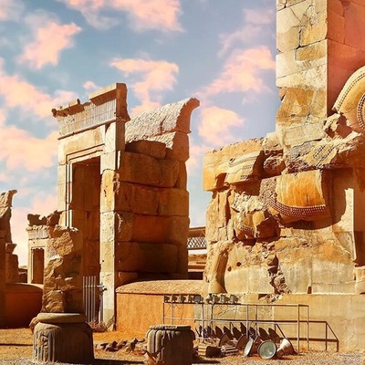 A Walk Through Shiraz’s Iconic Sights: Persepolis and Hafezieh