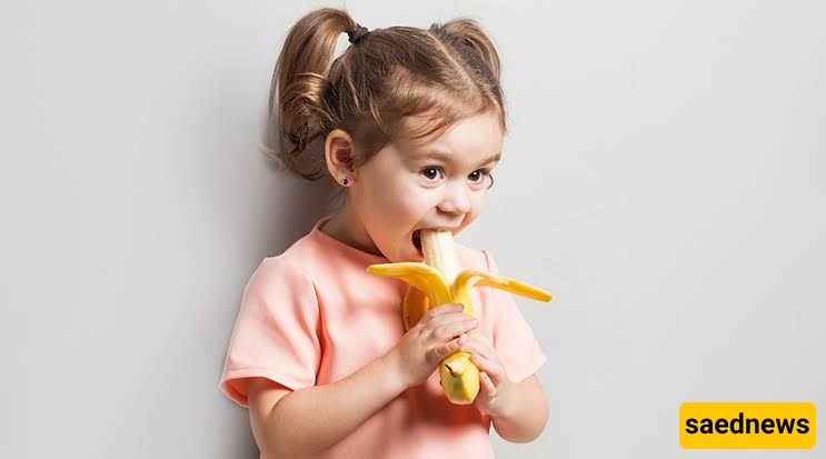 eating banana