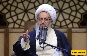 Fatwa by Ayatollah Makarem Shirazi: Anyone who threatens the Leader is considered a mohareb (an enemy of God).