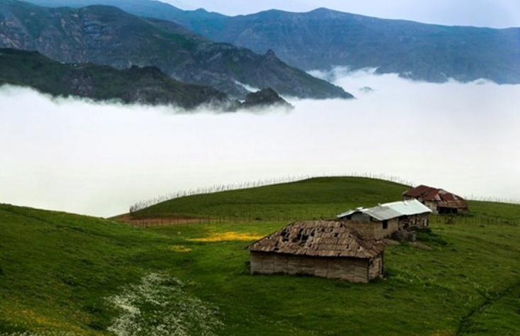 The road to Filband Village