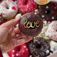 How to Make Delicious Donuts with Valentine’s Decoration Without Oven