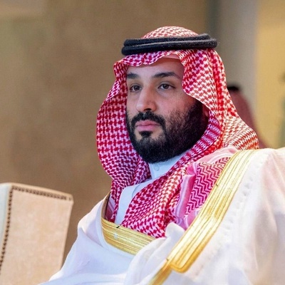 Driving of Mohammed bin Salman with his SUV Mercedes-Benz without security guards in the streets of Saudi Arabia + Video