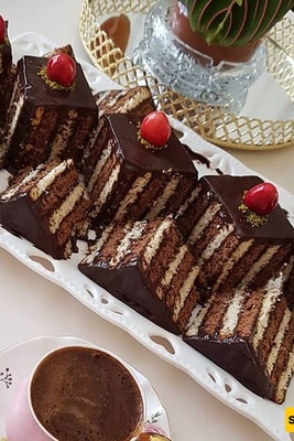 No-Bake Biscuit Refrigerator Cake Recipe with Simple Ingredients