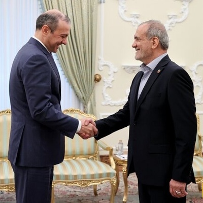 Pezeshkian: Foreign Powers Will Not Disrupt Tehran–Yerevan Ties