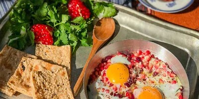 If You're a Fan of Pomegranate-based Dishes, This One is For You! Here's How to Make "pomegranate omelette."