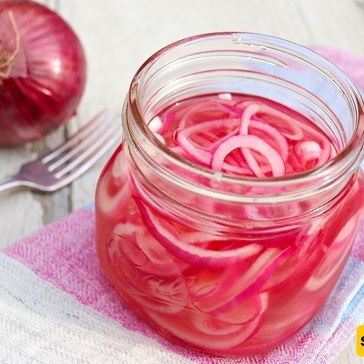 How to Make Sliced Pickled Red Onions