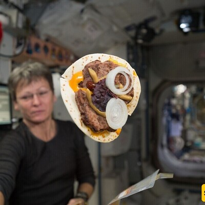 Why Can't Astronauts Eat Bread in Space? / A Fascinating Fact You Might Not Know!