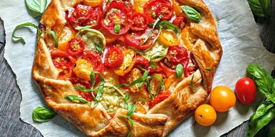 How to Make Tomato Galette Pizza: A Unique and Delicious Flavor / Join Us for Tonight’s Dinner — You Won’t Regret It! + Photos