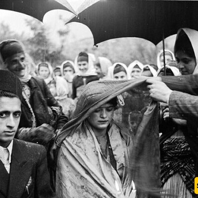 A Journey to Old Iran / A Look at the Oldest Studio Photo of a Bride and Her Sister-in-Law in Iran, Year 1296 \[1917] + Photo