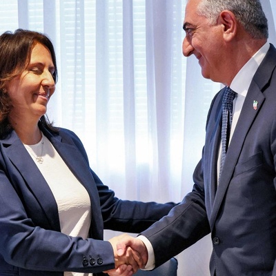 Who Is the Israeli Woman Behind Reza Pahlavi? / Mossad’s Secret Operation for Reza Pahlavi’s Coronation!