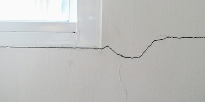 What Causes Cracks In Building Walls?
