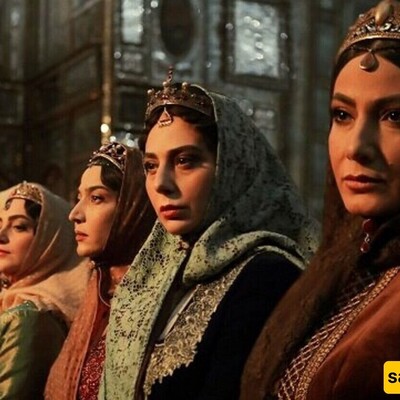 History Highlights / The Street-Style Blogging Looks of Naser al-Din Shah’s Daughters and Women at Golestan Palace 😂