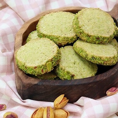 Nowruz Sweets / How to Make Delicious and Colorful Pistachio Qoraabieh for the Persian New Year