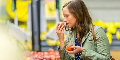 7 Easy Ways to Pick Perfectly Ripe Fruit Without Squeezing It