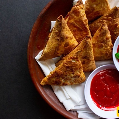 Ahvaz-Style Pizza Samosas with Sausage and Mozzarella Cheese