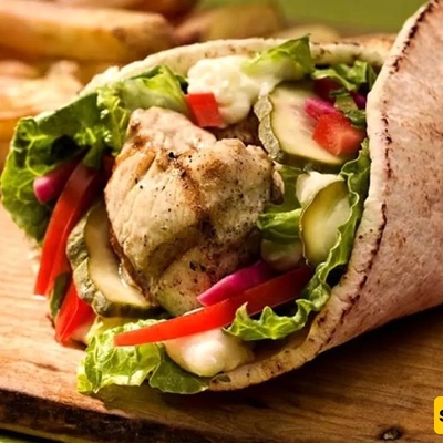 A Light, Healthy Sandwich You Won’t Believe Is This Delicious — Made with Chicken and Pita Bread