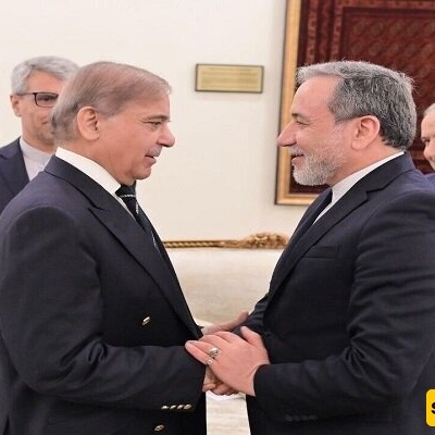 Iran’s Araghchi and Pakistan’s Sharif Discuss Regional Issues in Phone Call