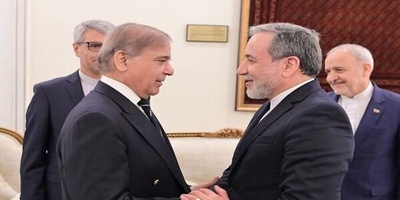 Iran’s Araghchi and Pakistan’s Sharif Discuss Regional Issues in Phone Call