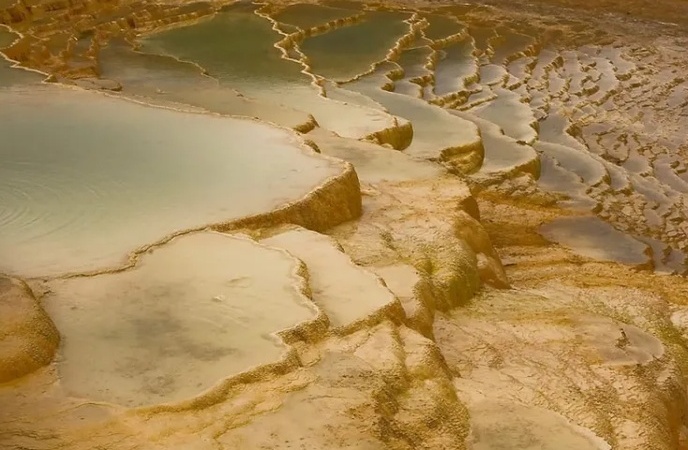 Badab-e Surt Springs
