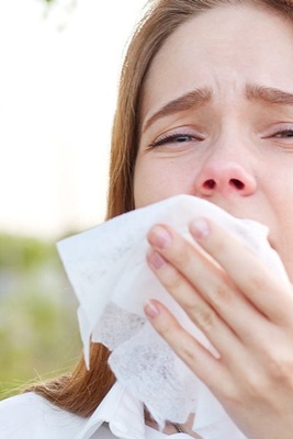Why Do Some People Sneeze Constantly? Common Causes of Frequent Sneezing