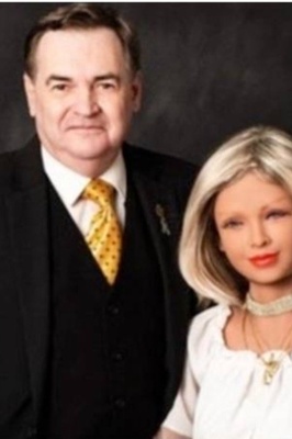 Strange Love and an Even Stranger Marriage of an Australian Man! / ‘I Loved His Pale Skin and Blue Eyes’ + Photos