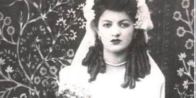 Historical Attractions | The Beautiful Qajar Girl and the Stranger Photographer – What a Striking Photo and Pose!