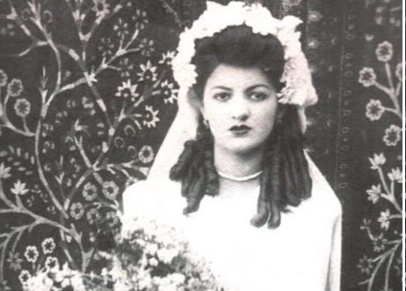Historical Attractions | The Beautiful Qajar Girl and the Stranger Photographer – What a Striking Photo and Pose!