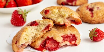 Berry Bliss: How to Make Irresistibly Delicious Strawberry Cookies