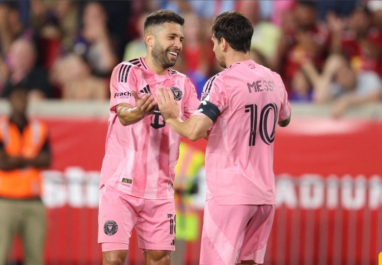 Messi And Alba