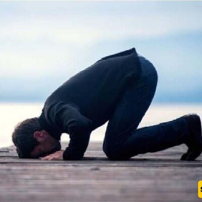 The Religious Ruling on Answering the Mobile Phone While Praying.
