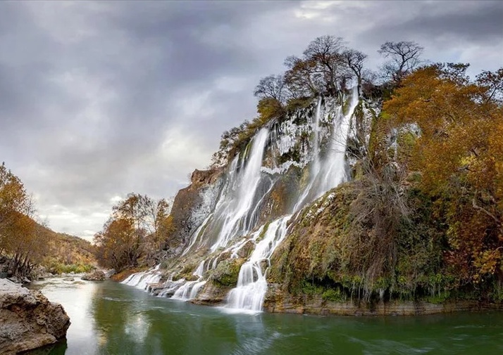 Bisheh Waterfall, Lorestan: A Stunning Treasure in the Heart of the Oak Forests