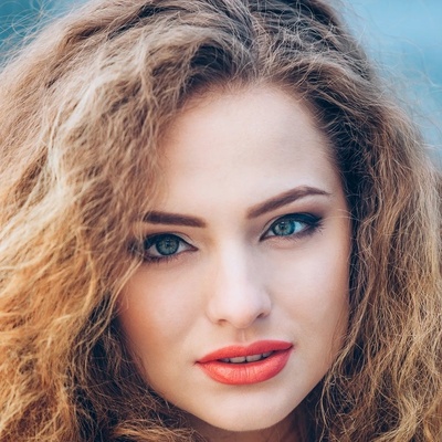 Why Does Hair Get Frizzier On Some Days?