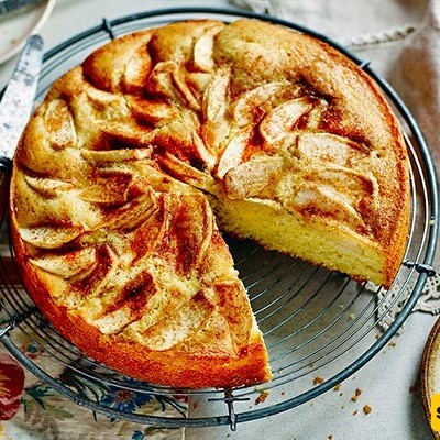 Craving A Delicious Apple Cinnamon Cake? Try This Easy And Budget-Friendly Recipe