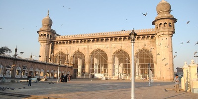 Discover the Magnificent Mecca Mosque in India: A Masterpiece of Islamic Architecture and One of Asia’s Largest Historic Mosques
