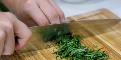 How Fresh Herbs Keep Their Aroma in Homemade Meals