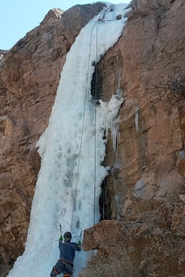 A stunning view of the frozen Eskandar Waterfall in Tabriz – all you see is pure beauty + video