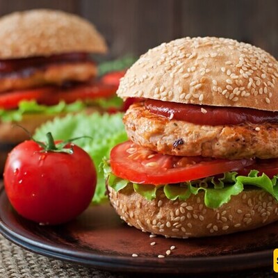 How to Make a Delicious Homemade Chicken Burger