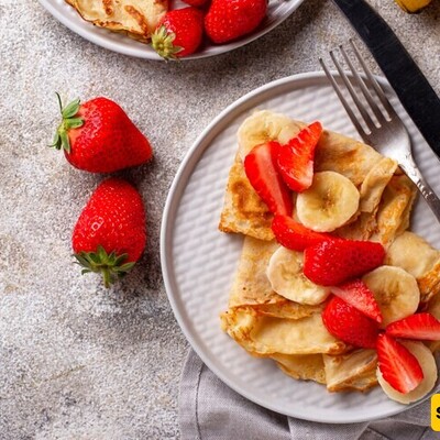 Mesmerizing Banana and Strawberry Pancakes