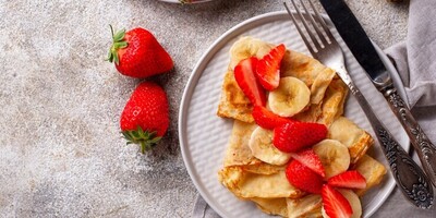 Mesmerizing Banana and Strawberry Pancakes