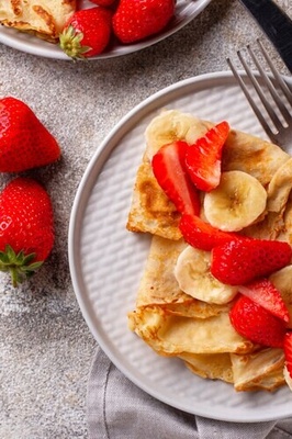 Mesmerizing Banana and Strawberry Pancakes