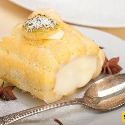 What Is the Difference Between Custard Cream and Crème Pâtissière?