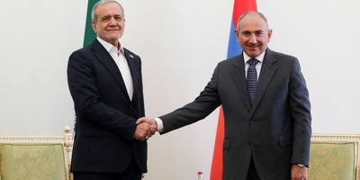 Iranian President, Armenian PM hold private meeting