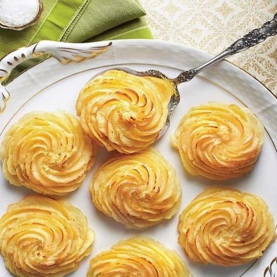 How to Make Delicious Duchess Potatoes!