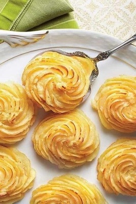 How to Make Delicious Duchess Potatoes!