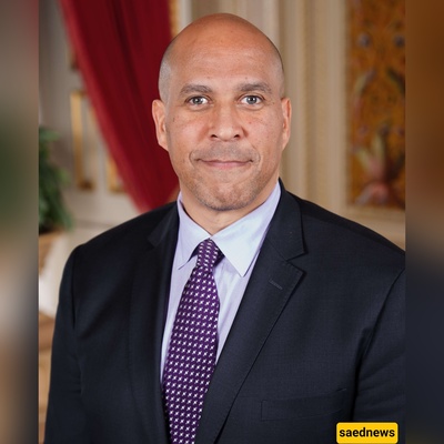 Senator Cory Booker Says ‘Yes’ — A Beach Proposal and the Photos That Have Everyone Talking