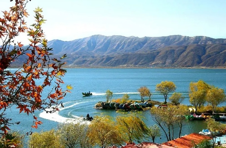 Lake Zarivar