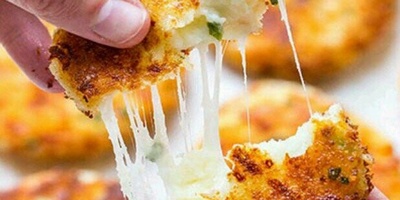 This Trick Makes Your Potato Kuku Taste Like Pizza 😍