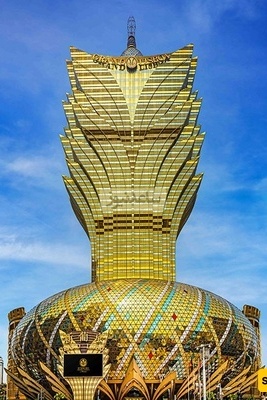 Macau Stuns! Inside the Engineering and Architectural Marvel of the Grand Lisboa – The Wildest Tower on Earth That Brought Las Vegas to Its Knees!
