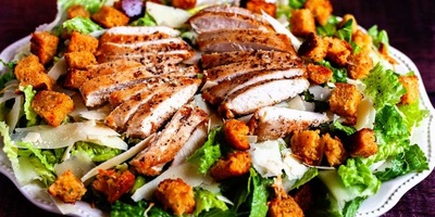 The BEST Chicken Caesar Salad Receipe Right From Italian Restaurants + Hacks to Make it EXTRA delicious!